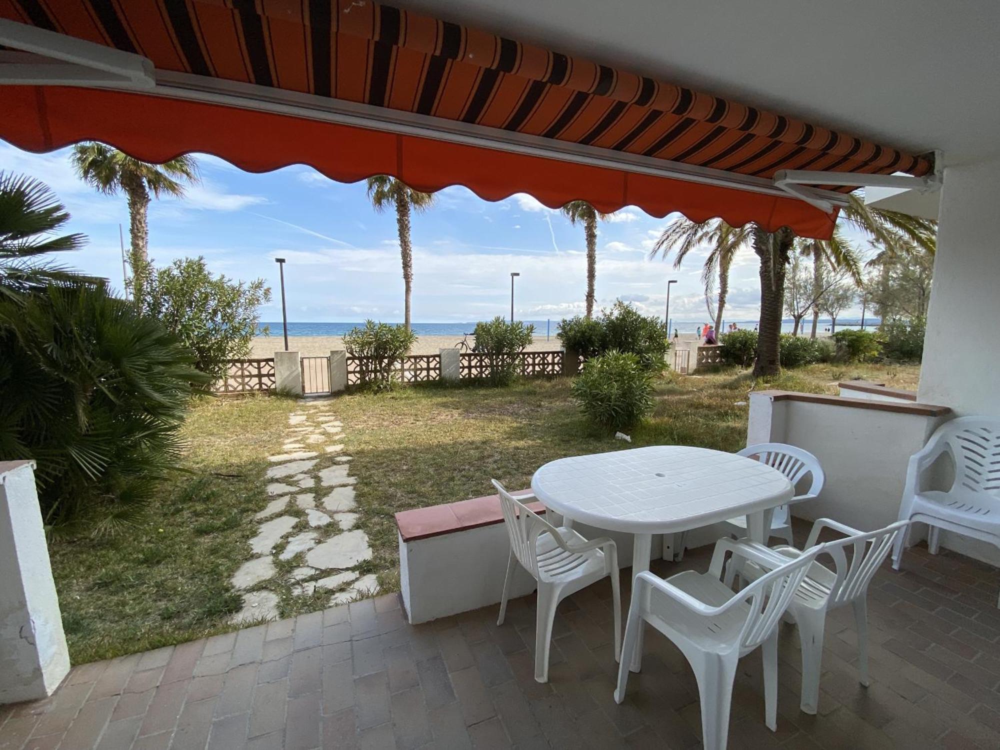 Apartment Europa 3 *